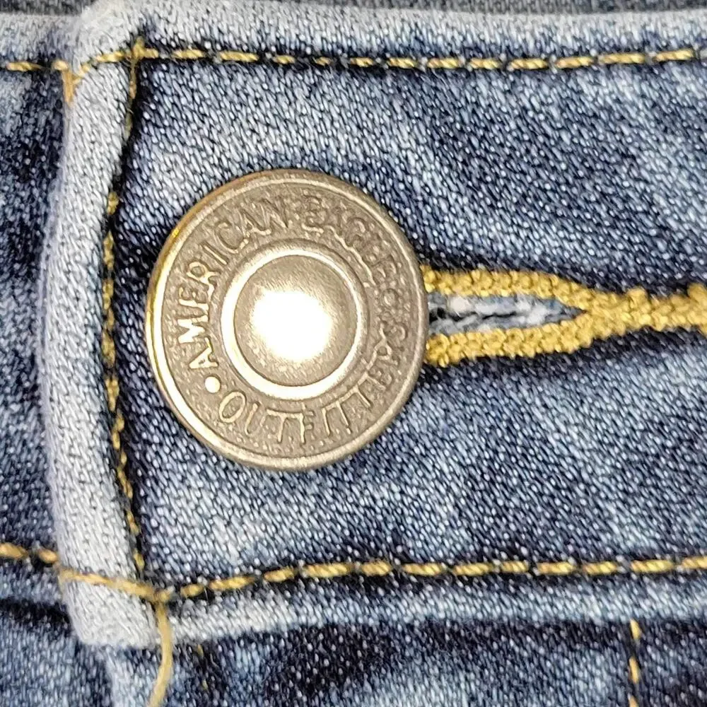 American Eagle Outfitters excellent pre